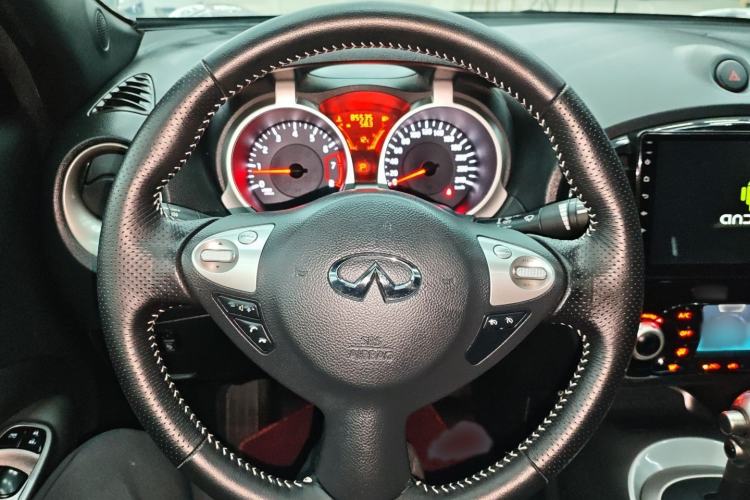 Used Infiniti ESQ 2014 1.6L Spontaneous Edition