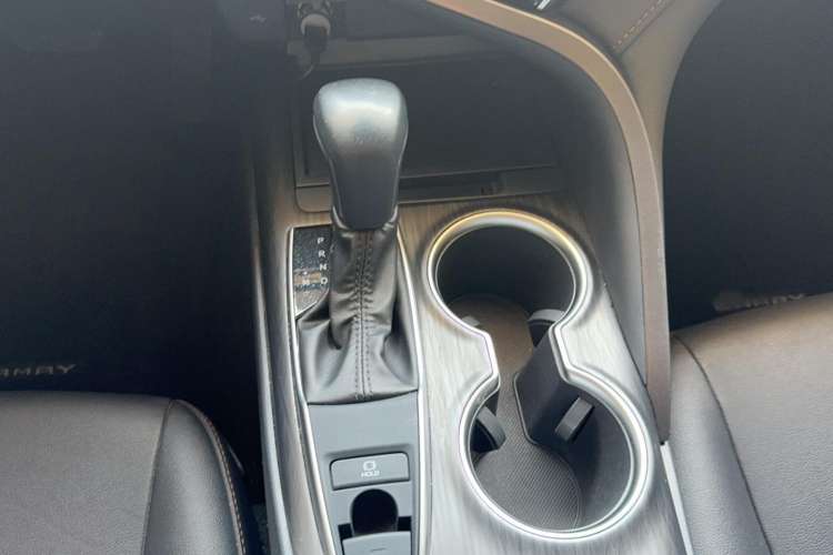 Used Toyota Camry 2021 2.0G Luxury Edition
