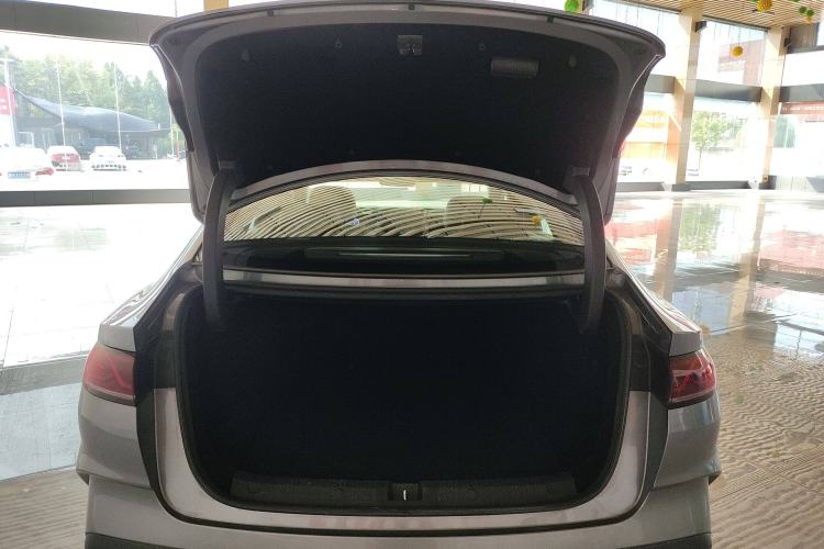 Used BYD Qin L 2024 DM-i 120KM Excellence Model
