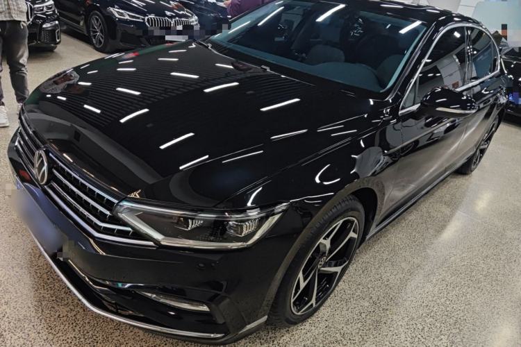 Used Volkswagen Magotan 2023 2 Million Units Limited Edition 330TSI DSG Leading Version