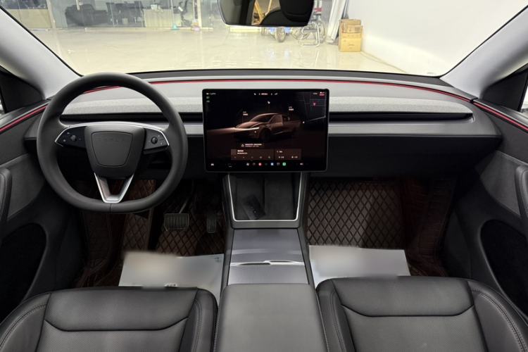 Used Tesla Model Y 2025 Rear-Wheel-Drive Version
