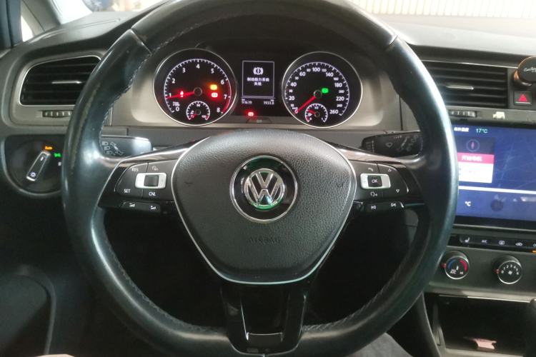 Used Volkswagen Golf 2015 1.4TSI Automatic Luxury Model