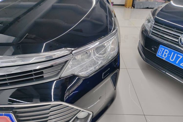 Used Toyota Camry 2015 Dual-Engine 2.5 HG Luxury Navigation Edition
