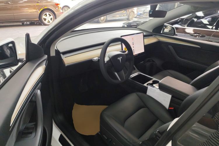 Used Tesla Model Y 2021 Long-Range All-Wheel-Drive Version 3D7
