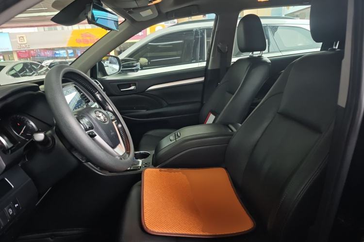 Used Toyota Highlander 2018 2.0T Four-Wheel Drive Luxury Version 7 Seats China VI Standard

