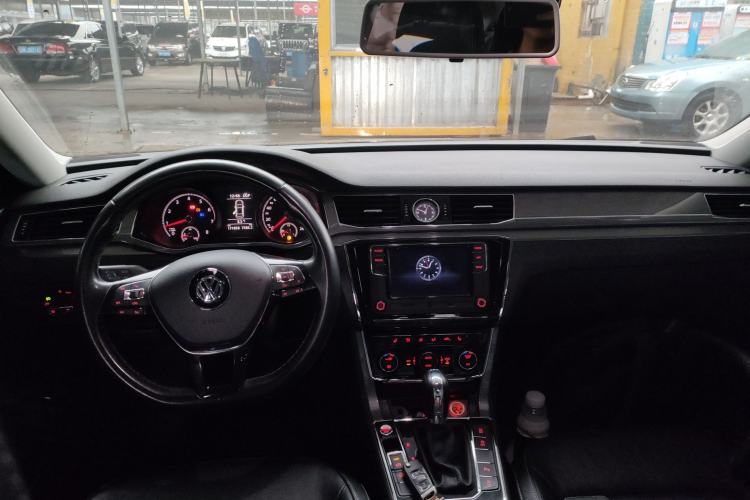 Used Volkswagen Passat 2017 330TSI DSG Luxury Edition
