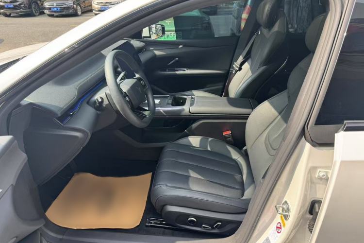 Used Deepal L07 2025 230 Ultra with DeepBlue Intelligent Driving AD PRO Extended-Range Version