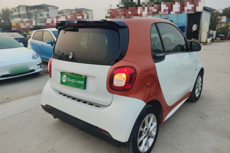 Used  fortwo 2015 1.0L 52 kW hardtop Dynamic version

