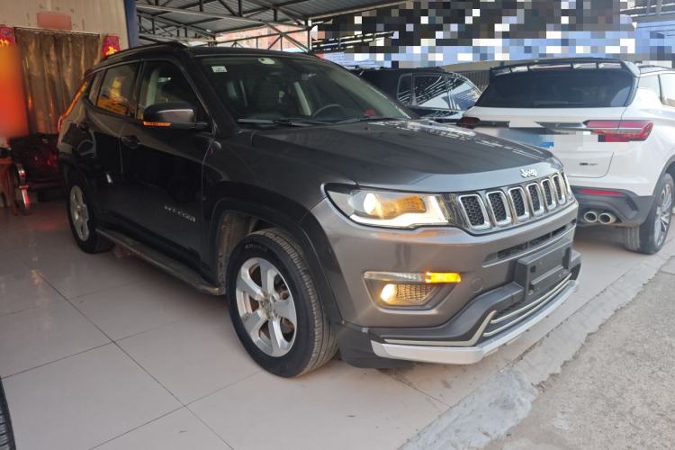 Used  Compass 2017 200T Automatic Family Edition