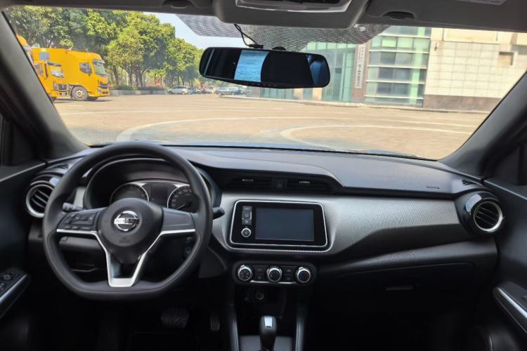 Used Nissan Kicks 2017 1.5L CVT Cool Enjoy Edition
