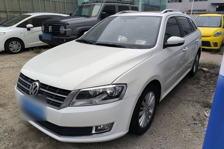 Used Volkswagen Gran Lavida 2013 1.6L Automatic Comfort Model
