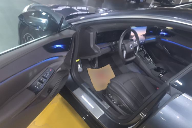 Used Denza Z9 2024 1100 km Four-Wheel Drive Max Version
