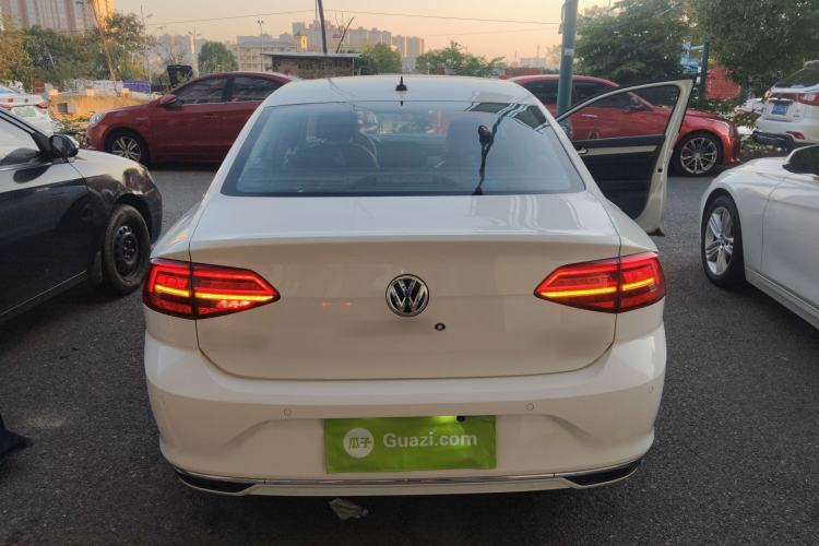 Used Volkswagen Lamando 2019 230TSI DSG Fashion Edition China VI
