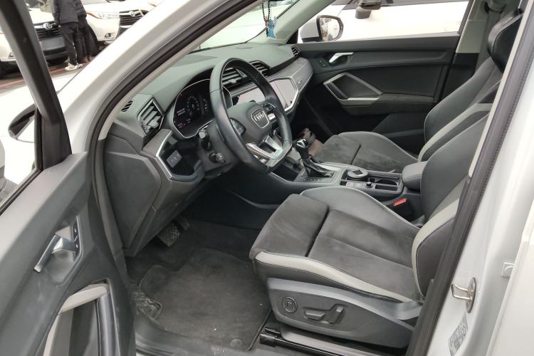 Used Audi Q3 2020 35 TFSI Fashion Dynamic Model
