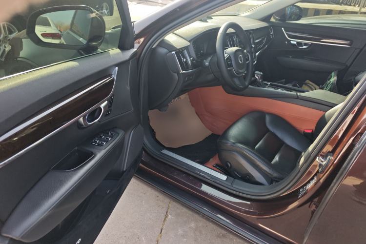 Used Volvo S90 2017 T4 Zhiyuan Edition
