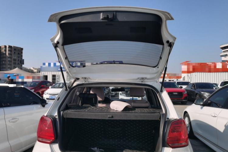 Used Volkswagen Polo 2016 1.4L Manual Fashion Model