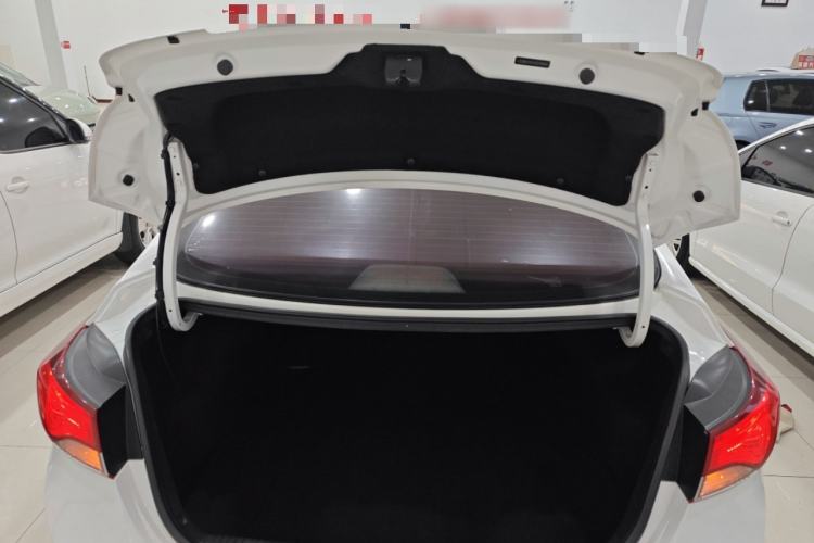 Used Hyundai Elantra 2016 1.6L Automatic Smart Version
