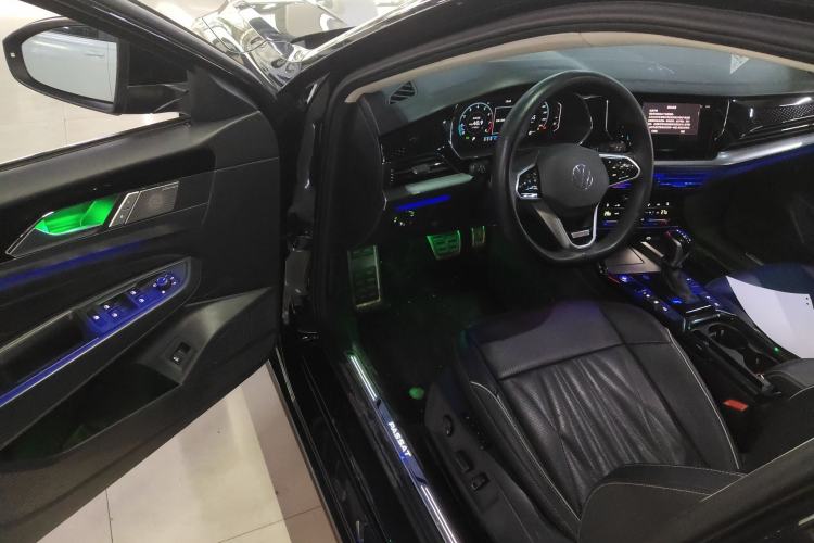 Used Volkswagen Passat 2023 Facelift 330TSI Luxury Edition