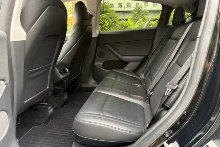 Used Tesla Model Y 2023 Long-Range All-Wheel-Drive Version
