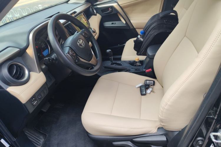 Used Toyota RAV4 2015 2.0L CVT Two-Wheel Drive Fashion Edition
