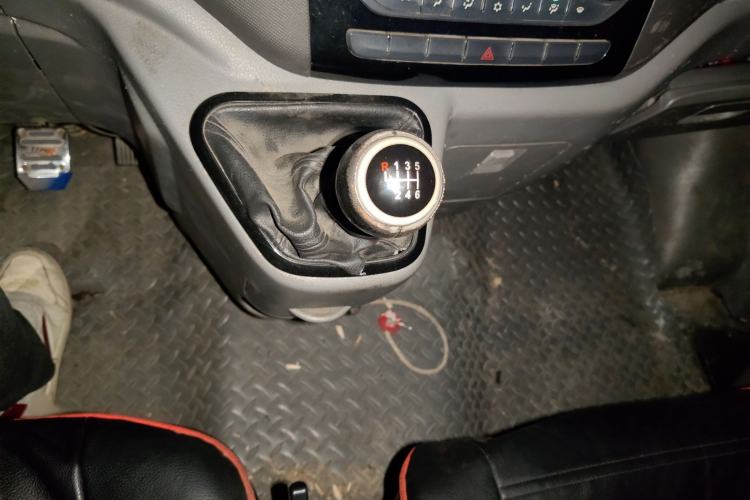 Used Foton Toano 2019 2.5T Mid-Height 4J25TC3
