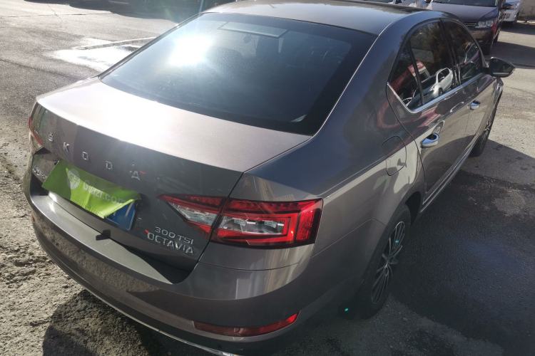 Used Skoda Octavia 2019 1.5L Automatic Smart Drive Luxury Edition China VI Standard
