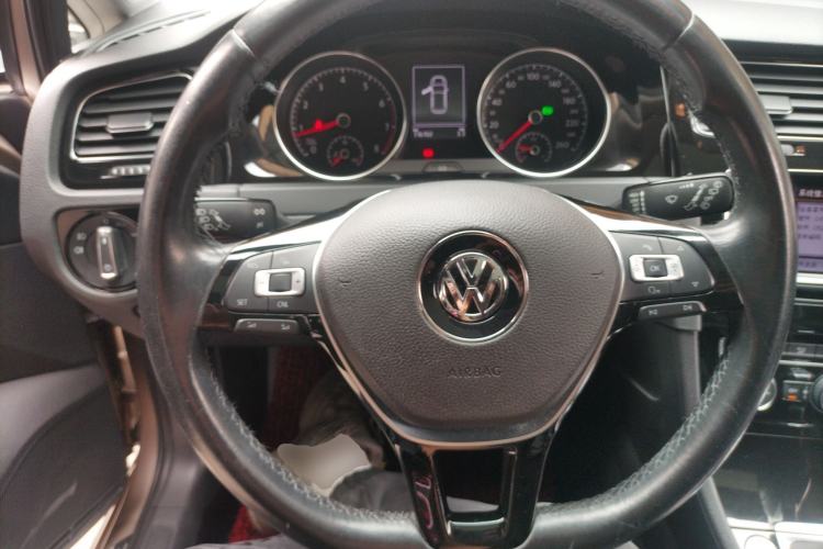 Used Volkswagen Golf 2015 1.4TSI Automatic Flagship Model
