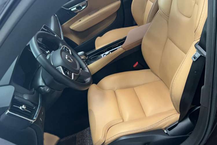 Used Volvo V90 2017 Cross Country T5 AWD Smart Range Edition