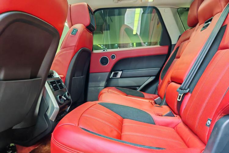 Used Land Rover Range Rover Sport 2022 3.0 L6 YAO Black Edition
