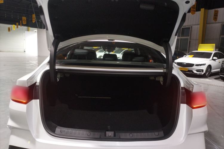 Used BYD Qin L 2025 DM-i Smart Drive 120KM Leading Model
