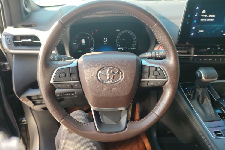 Used Toyota Sienna 2021 2.5L Hybrid Platinum Edition