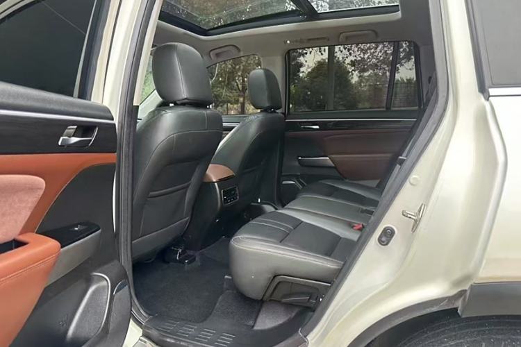 Used GAC Trumpchi GS8 2017 320T Two-Wheel Drive Luxury Smart Connectivity Version (7 Seats)
