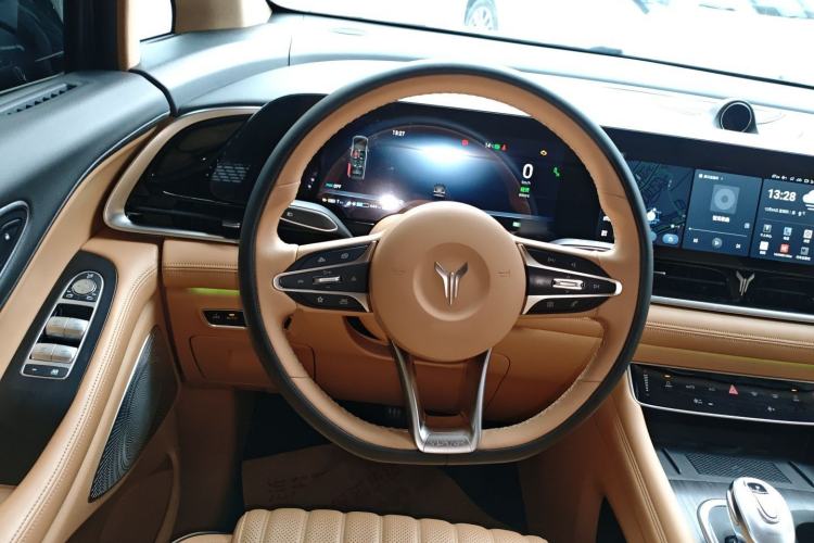 Used VOYAH Dream 2024 PHEV Ultra-Long Range Flagship Edition