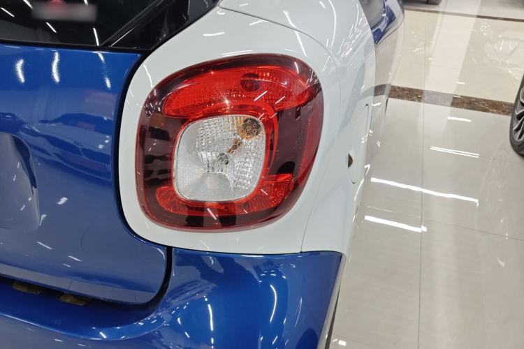 Used  fortwo 2018 1.0L 52kW Hardtop Dynamic Version China V