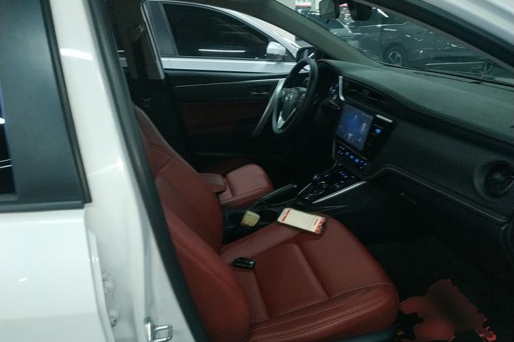 Used Toyota Levin 2017 Revised Dual-Engine 1.8H GS E-CVT Elite Sunroof Version China V Standard
