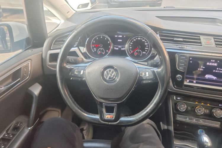 Used Volkswagen Touran 2018 Volkswagen Touran L 280TSI DSG Boundary Edition 7 Seats China VI Standard
