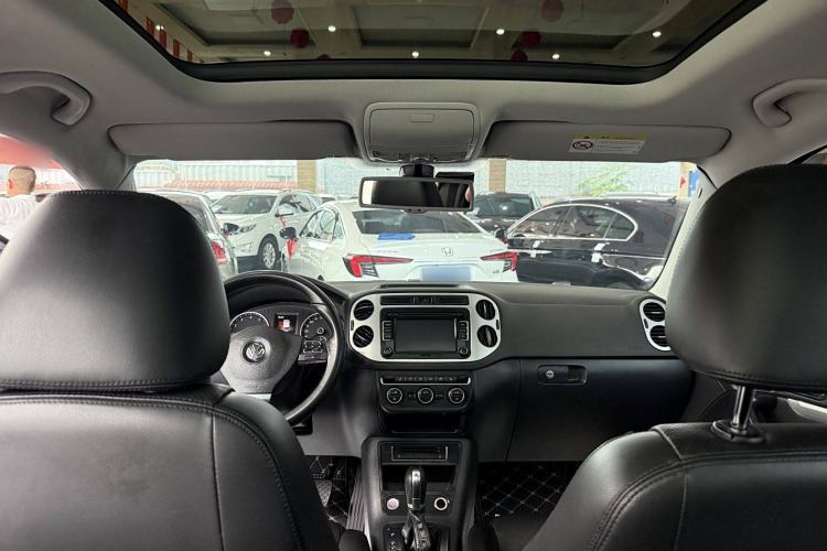 Used Volkswagen Tiguan 2015 1.8TSI Automatic All-Wheel-Drive Luxury Model
