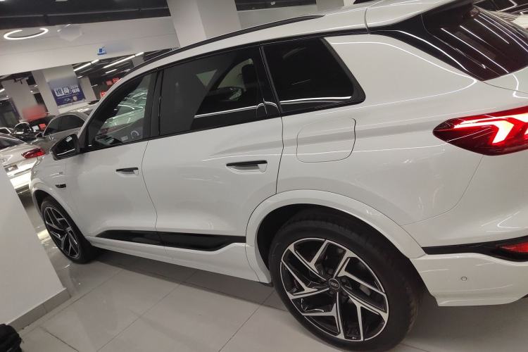 Used Audi Q6L e-tron 
