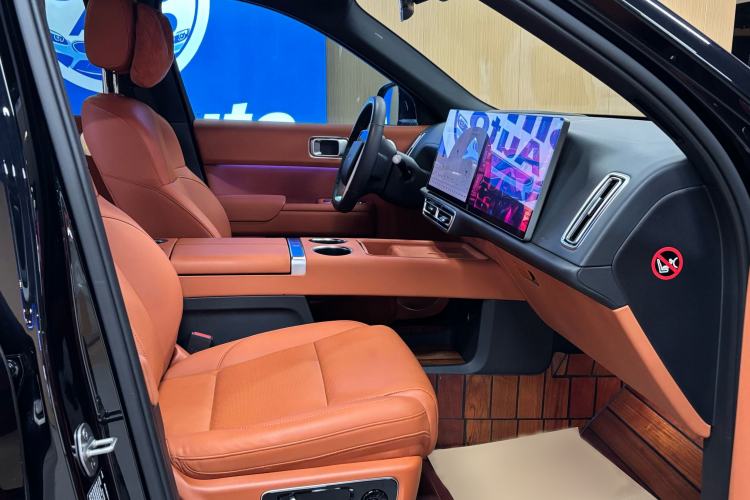 Used Li Auto L8 2023 Air model
