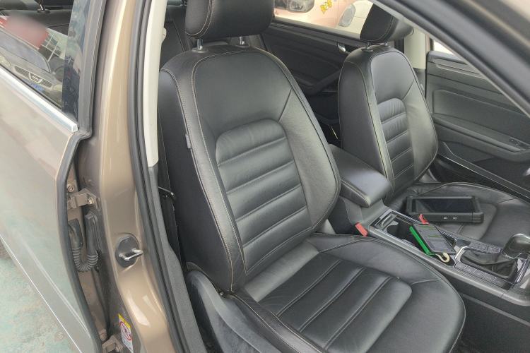 Used Volkswagen Passat 2016 330TSI DSG Luxury Edition
