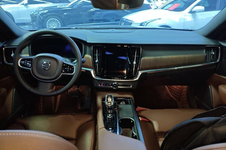 Used Volvo S90 2023 B5 Zhiyuan Luxury Edition
