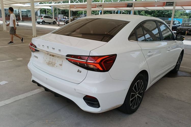 Used Roewe i5 2021 Revised Version 1.5L CVT Diamond Edition
