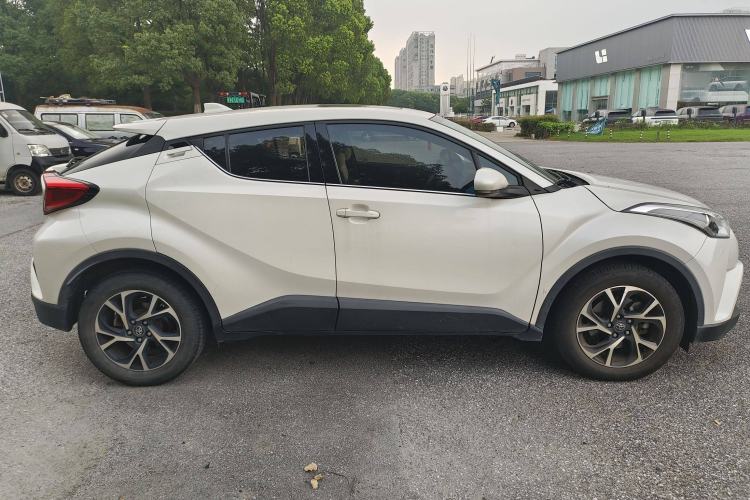 Used Toyota C-HR 2020 2.0L Leading Edition

