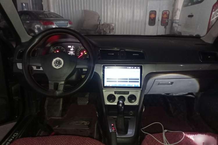 Used Volkswagen Lavida 2013 Revised Classic 1.6L Automatic Fashion Edition
