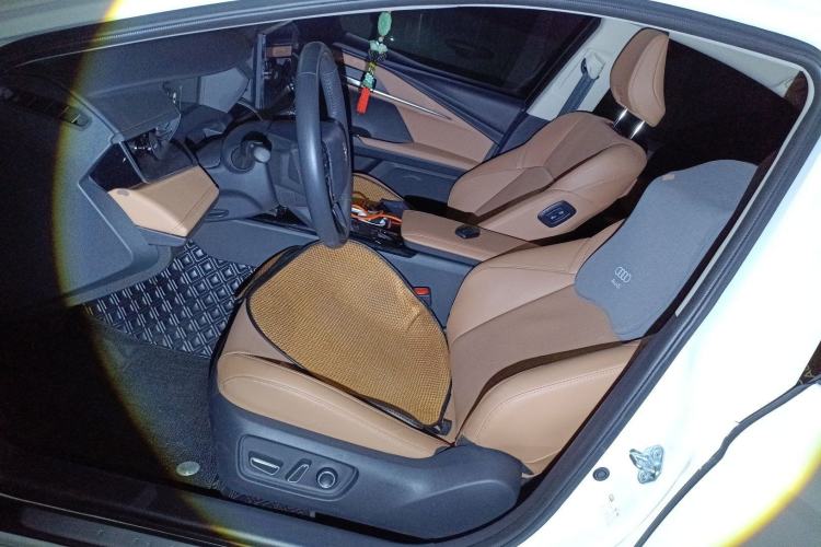 Used Toyota Camry 2024 Dual-Motor 2.0 HG Premium Edition
