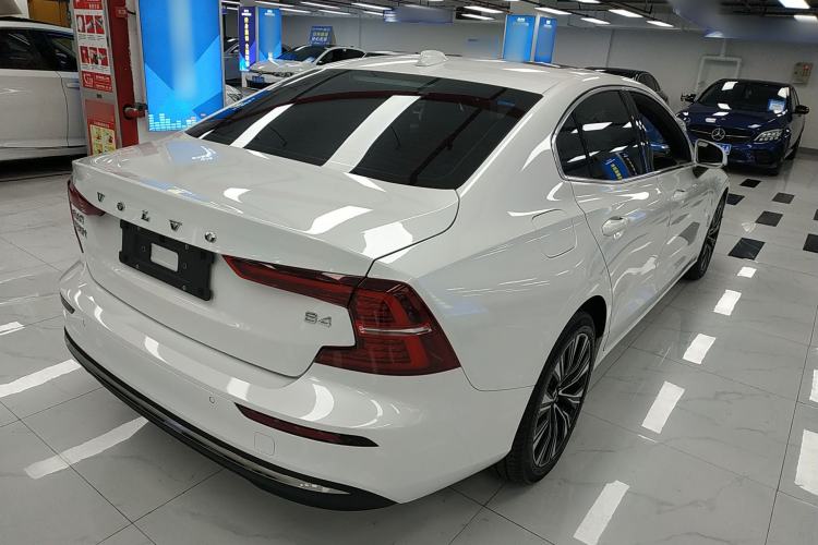 Used Volvo S60 2025 B4 Zhiyuan Luxury Edition
