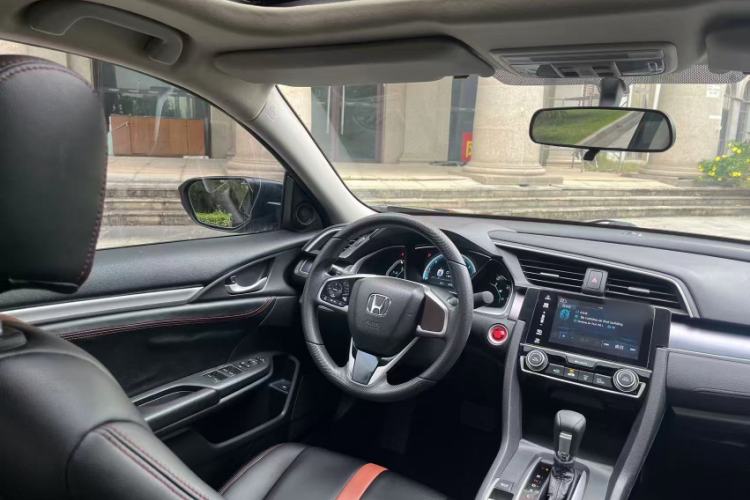 Used Honda Civic 2016 220TURBO CVT Luxury Edition
