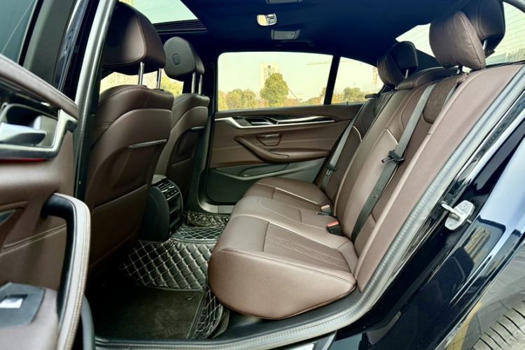 Used BMW 5 Series 2022 Second Facelift 525Li M Sport Package