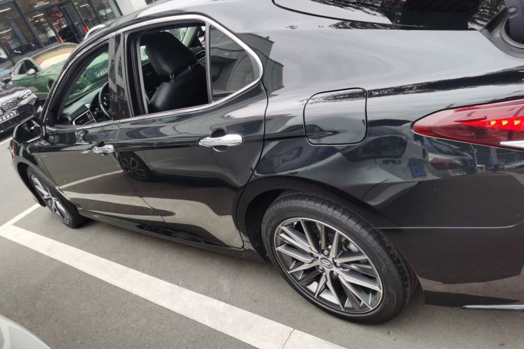 Used Toyota Camry 2021 2.5G Luxury Edition
