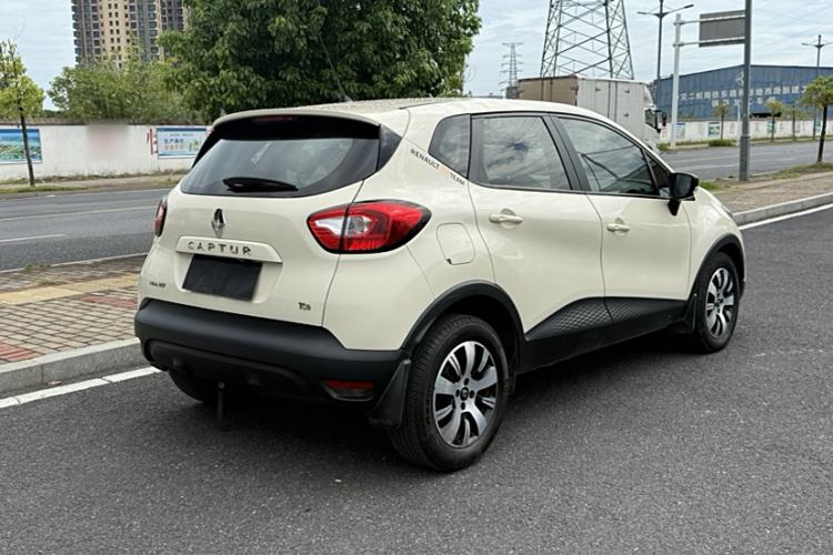 Used Renault Captur 2015 1.2T Automatic Standard Edition
